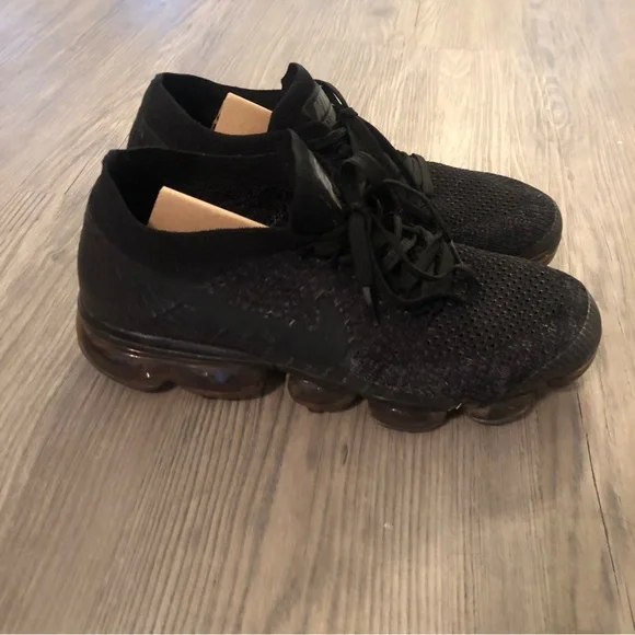 Nike VaporMax - Picture 1 of 3